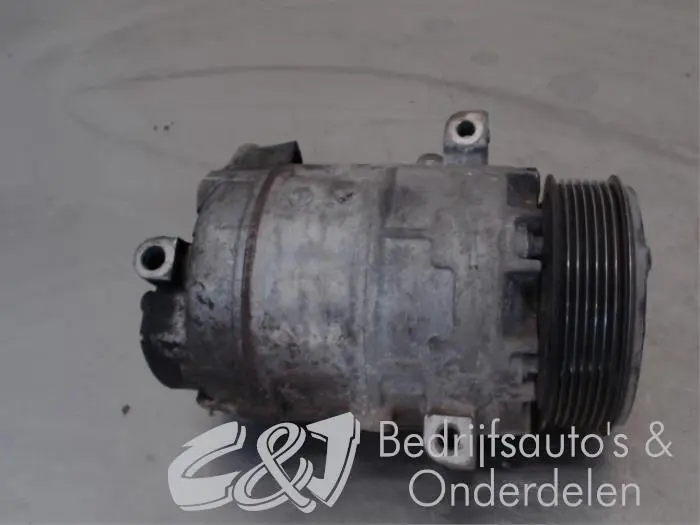 Air conditioning pump Renault Trafic