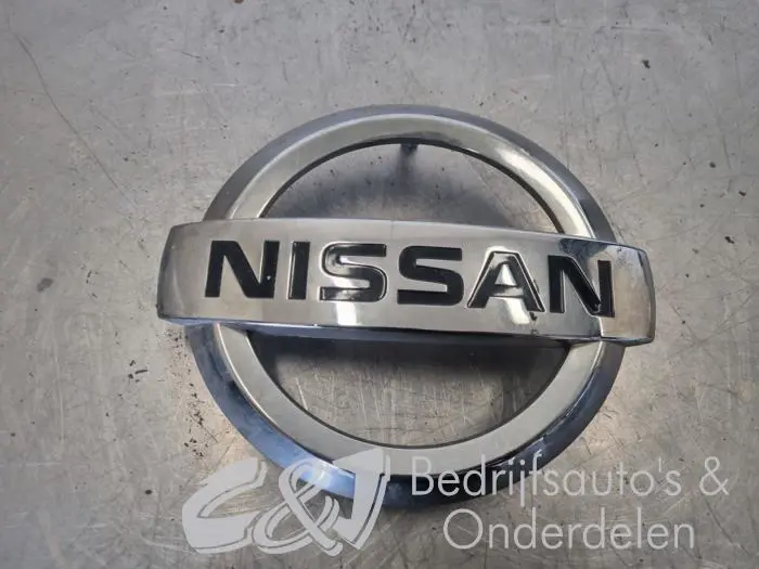 Emblem Nissan NV400