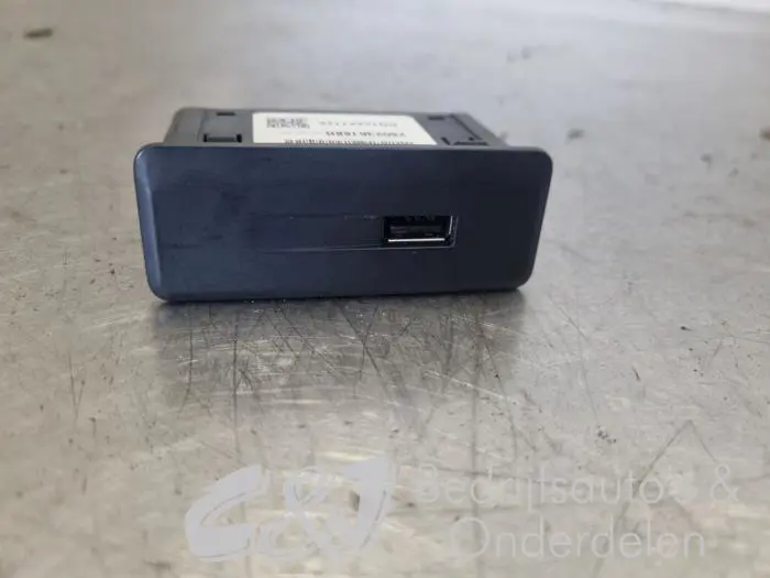AUX/USB aansluiting Renault Trafic