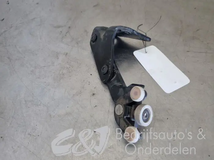 Sliding door roller, right Volkswagen Caddy