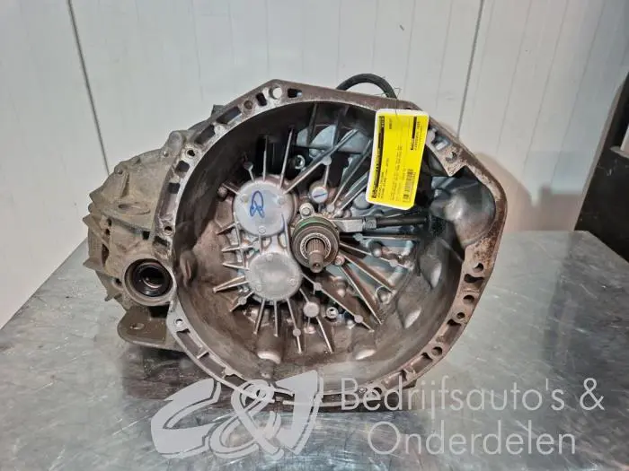 Gearbox Nissan NV400