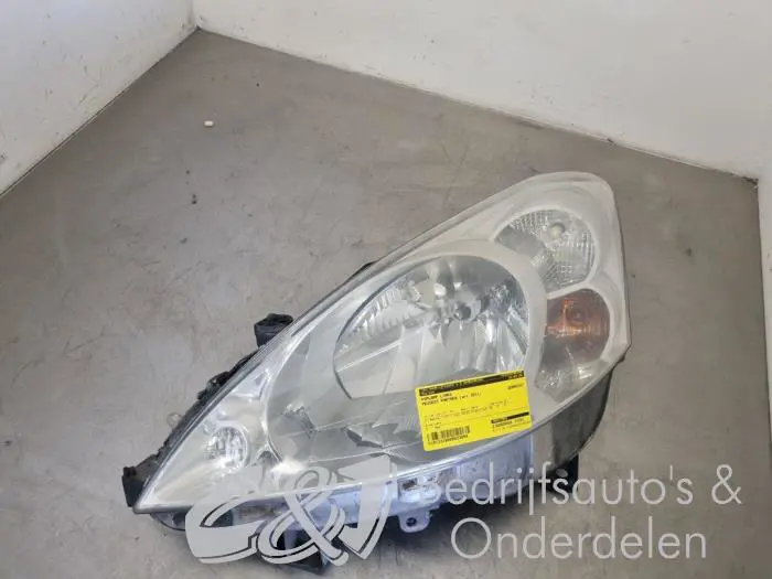 Headlight, left Peugeot Partner