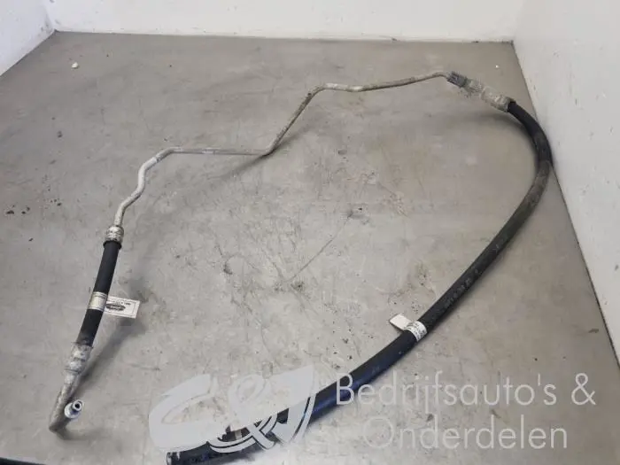 Power steering line Ford Transit