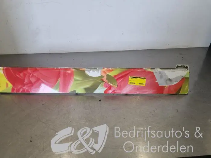 Sliding door rail, right Volkswagen Transporter