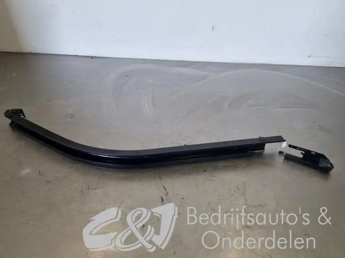 Sliding door rail, right Peugeot Partner