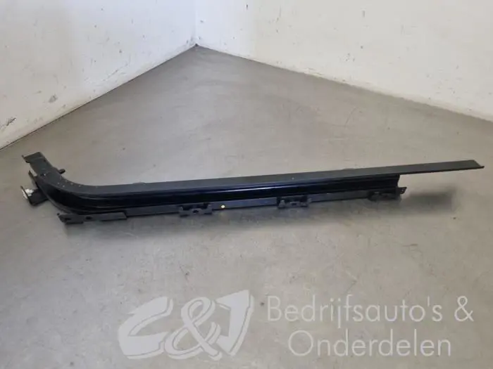 Sliding door rail, right Peugeot Partner