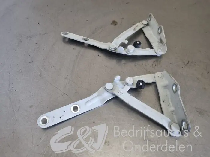 Bonnet Hinge Volkswagen Transporter