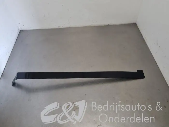 Sliding door rail, right Volkswagen Caddy