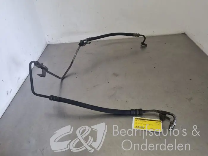 Power steering line Opel Vivaro