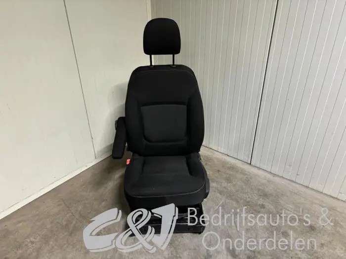 Stoel links Renault Trafic