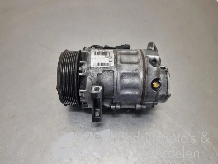 Air conditioning pump Renault Trafic