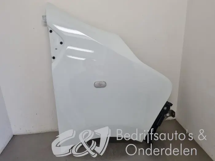 Front wing, right Renault Trafic