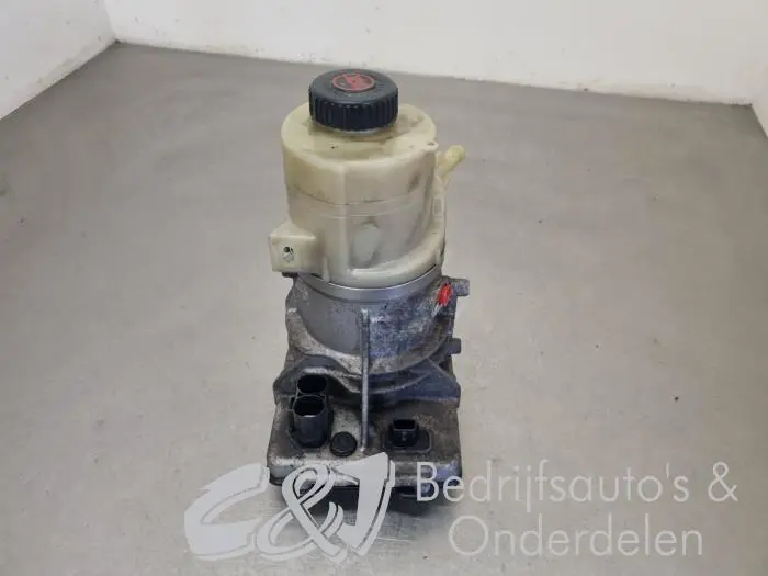 Power steering pump Opel Vivaro