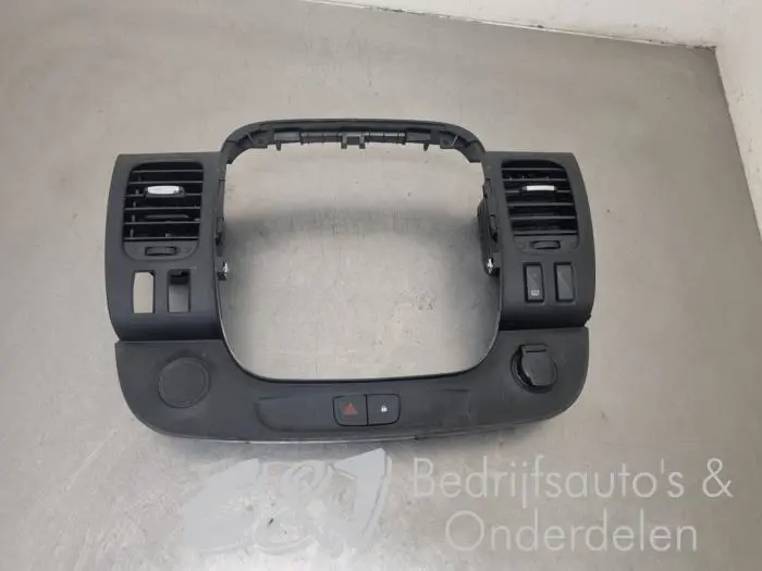 Luchtrooster Dashboard Opel Vivaro