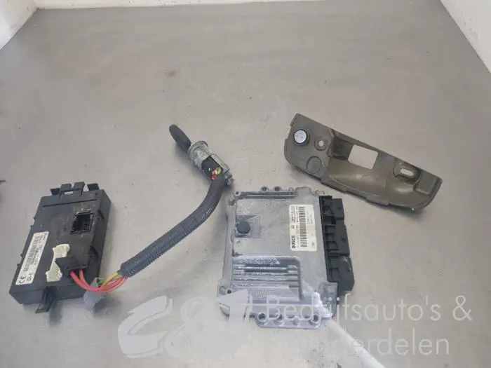 Ignition lock + computer Renault Trafic